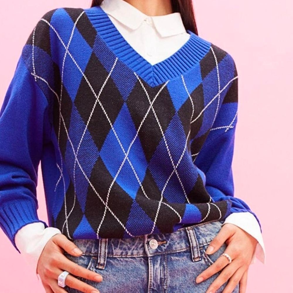 H&M Divided Blue and Black V-Neck Argyle Sweater MEDIUM Y2K